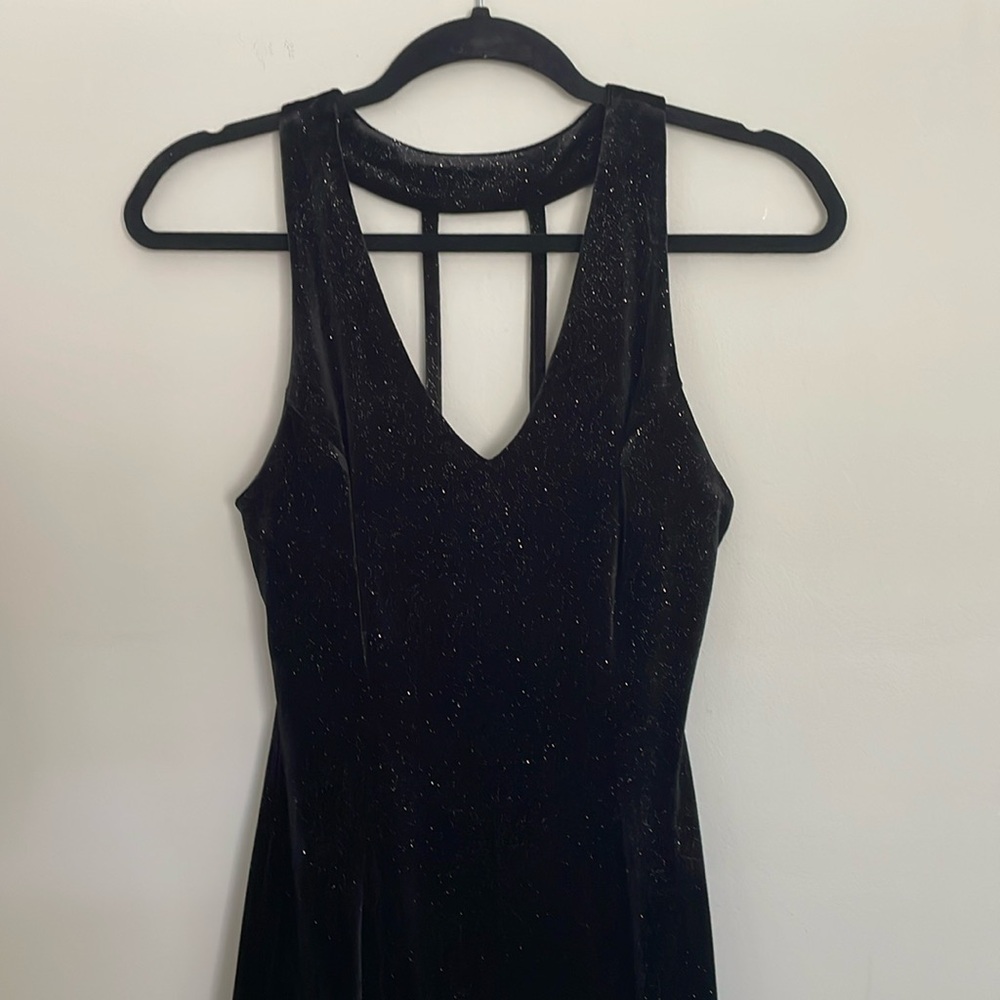 LITTLE BLACK DRESS !